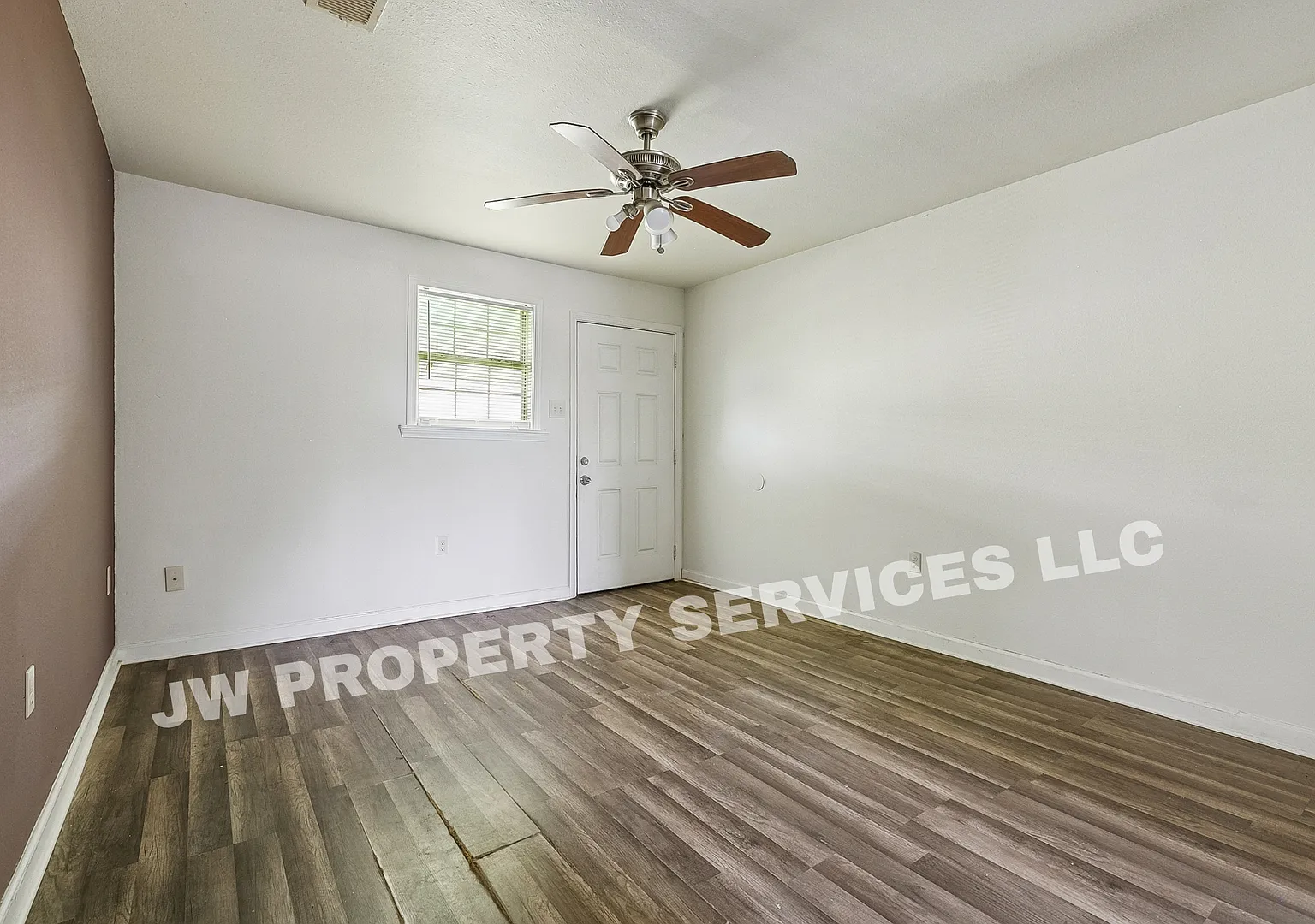204 Wilker Neal Ave. — Photo 3
