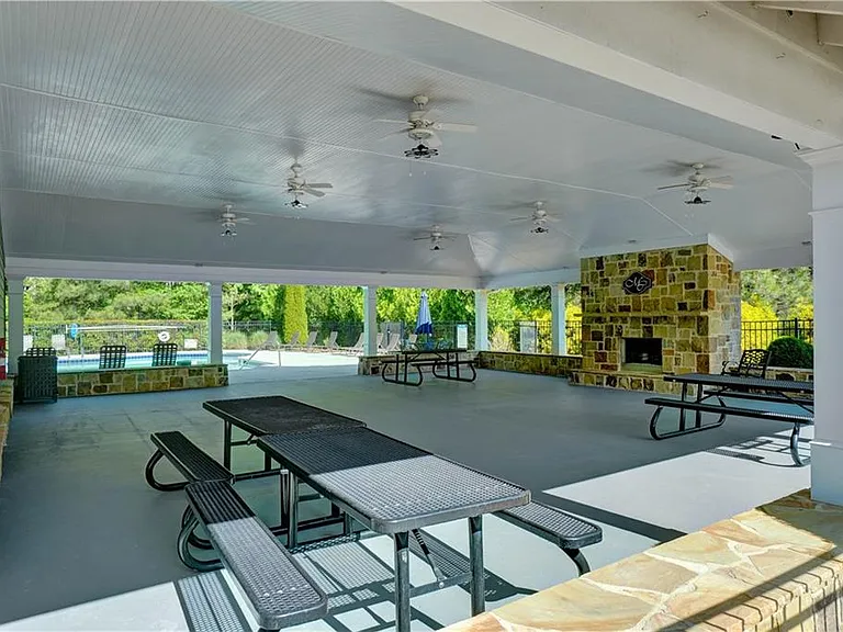 633 Leland Pkwy — Photo 42