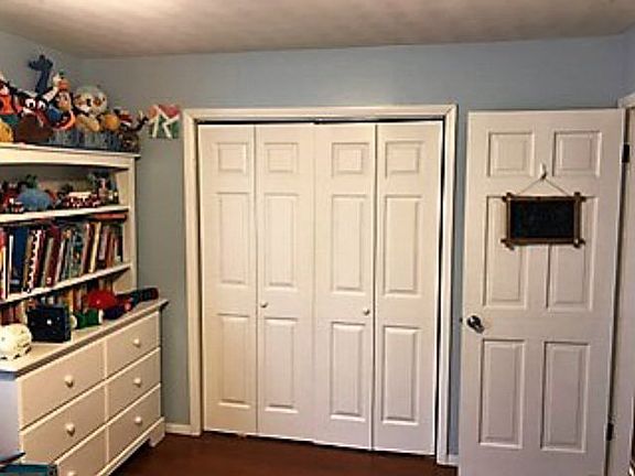3rd image of 2726 Fairlane Dr