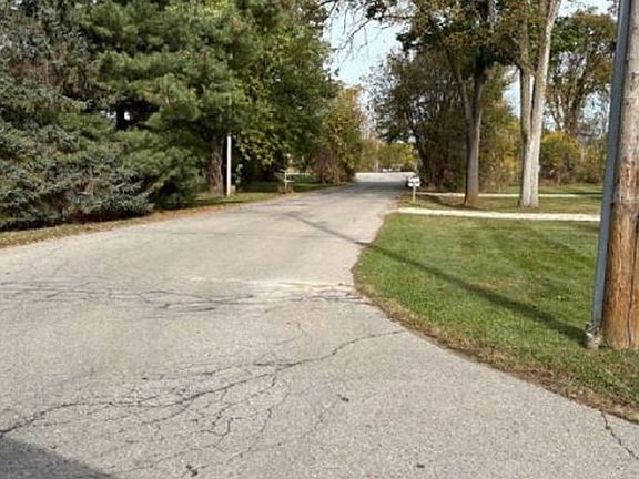 Exterior Neighborhood (street photo)