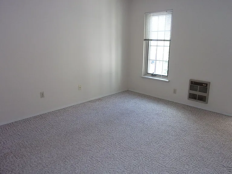 096 - Old Pi Phi House - 3002 NW Harrison Blvd. Corvallis, OR 97330 — Photo 3
