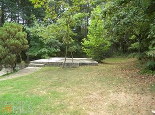 672 Pepperwood Trl, Stone Mountain, GA
