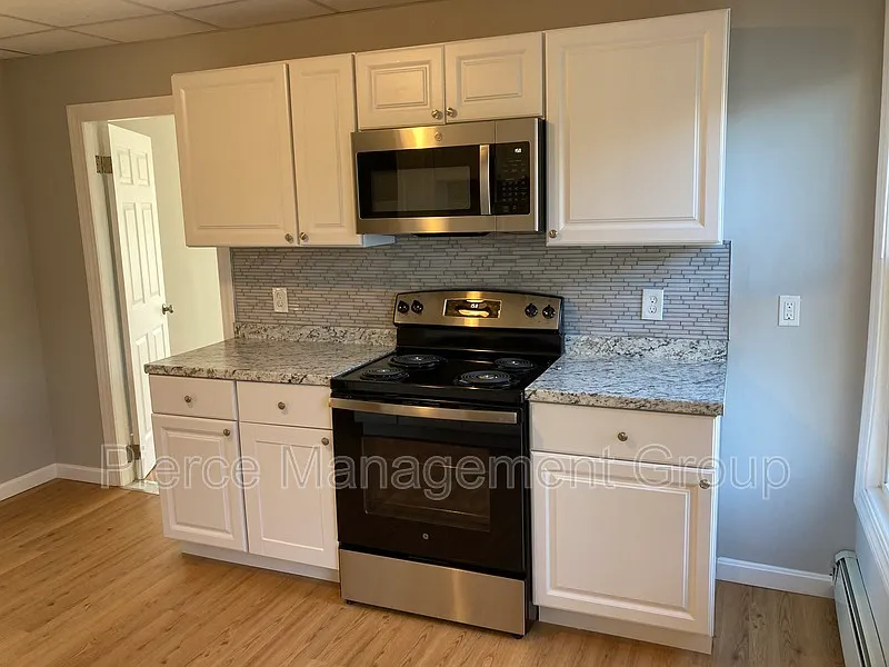 Building Photo - 68 Kenney St #4
