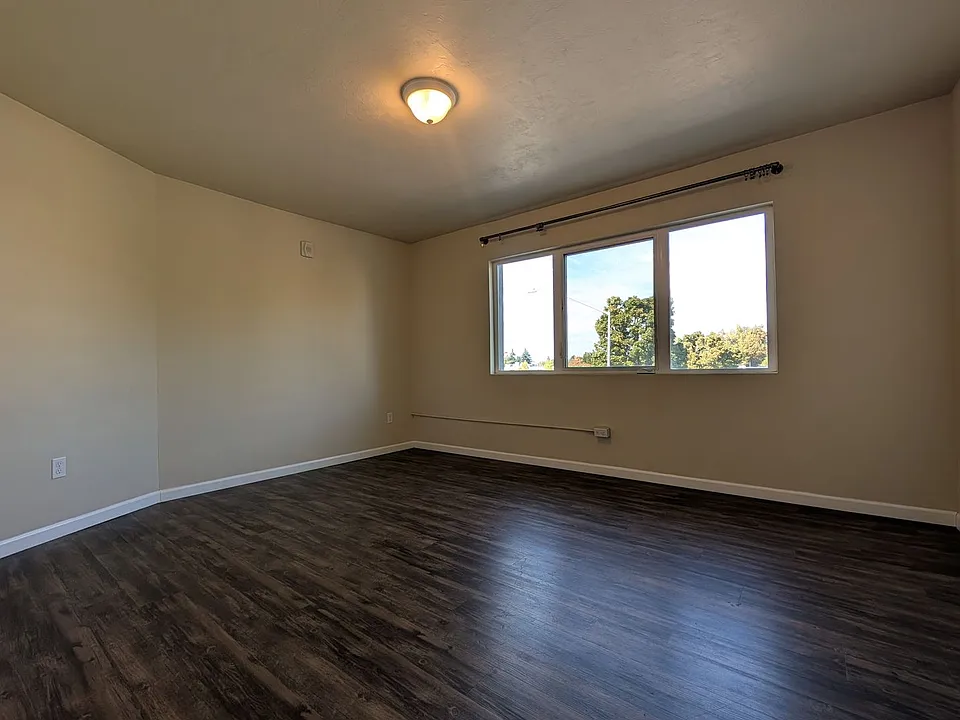 307 Main St #2