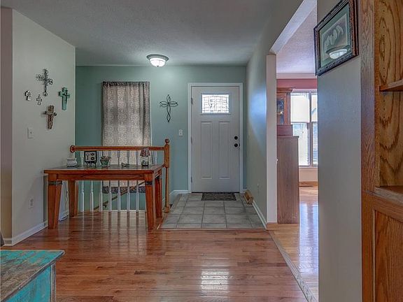 5th image of 709 Manzanola Ln