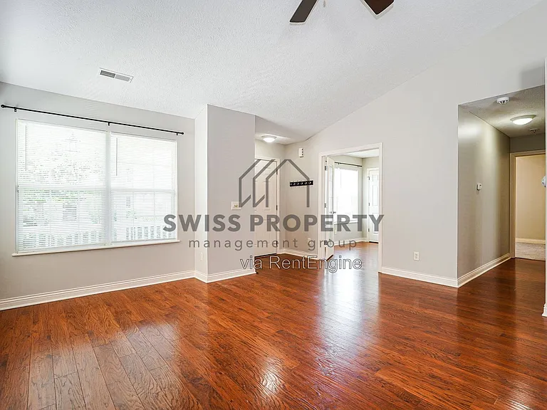 7199 Normanton Dr — Photo 4