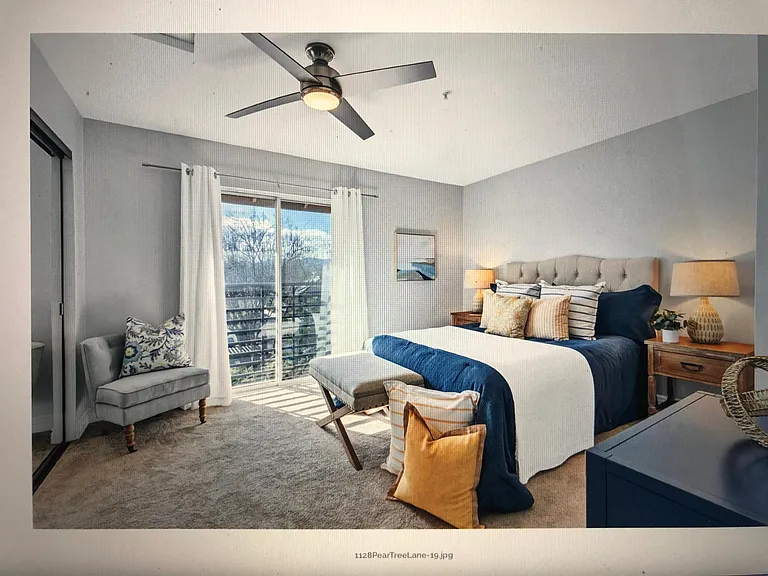 1128 Pear Tree Ln — Photo 16