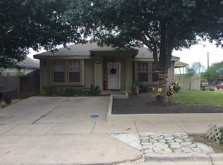 1402 Bonaparte Ln, Laredo, TX 78046