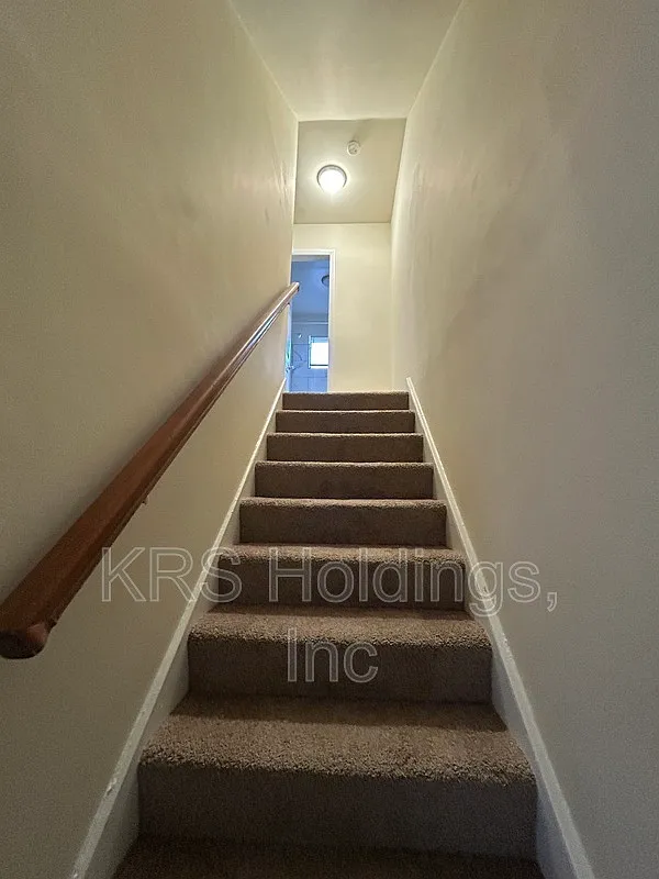 Collindale Apartments — Photo 4