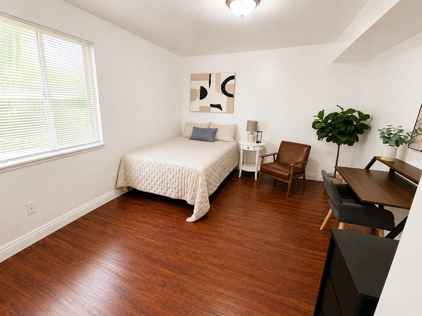 Spacious Private Room downtown SLC - great location — Photo 2