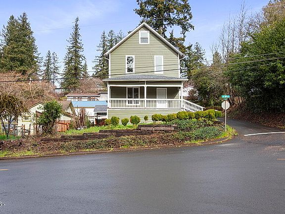 2nd image of 492 SE 3rd St