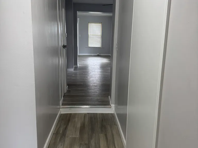 220 S 10th St — Photo 9