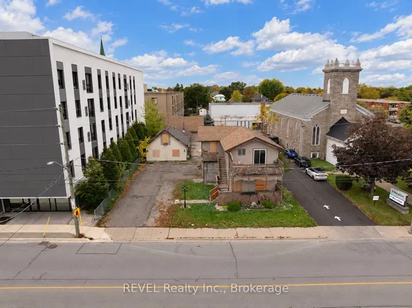 21 Pine St S, Thorold, ON L2V 3L1
