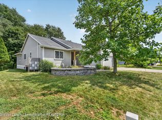 360 Winding River Dr, Williamston, MI 48895