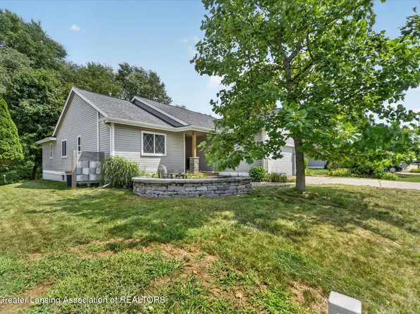 360 Winding River Dr, Williamston, MI 48895