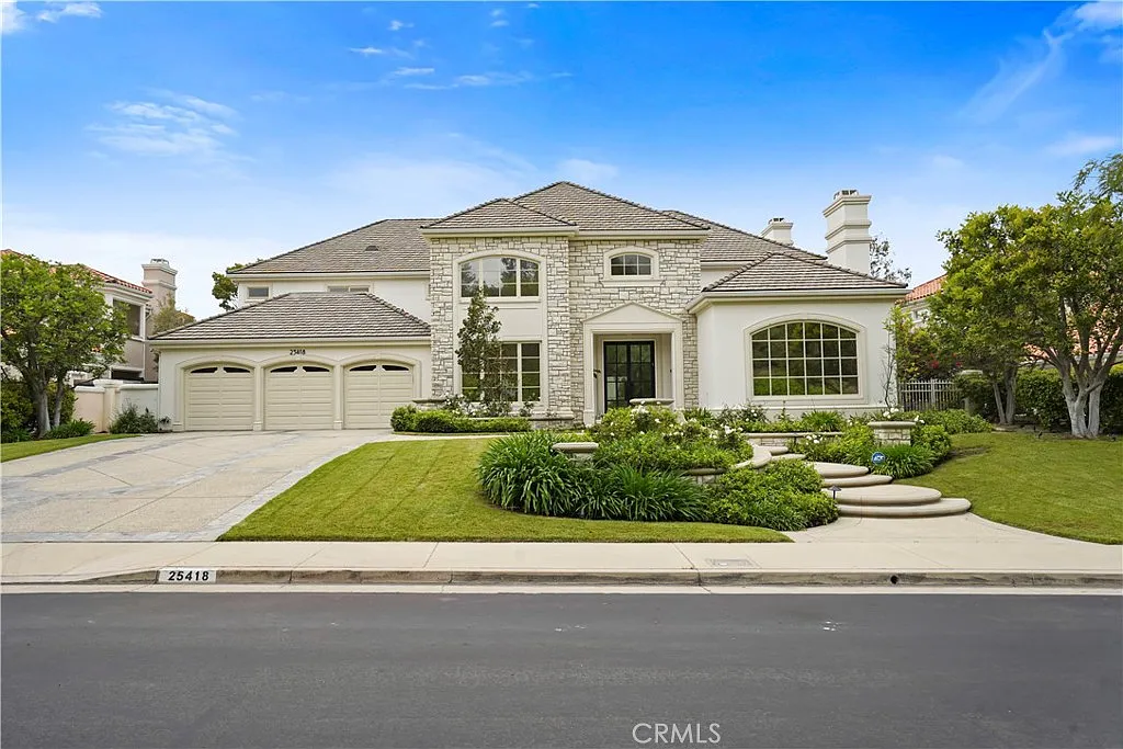 6 bed, 6.5 bath, 6680 sqft, $21,999 — Photo 1