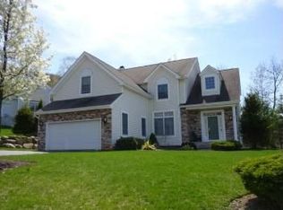 27 Ramapo Mountain Dr, Wanaque, NJ 07465