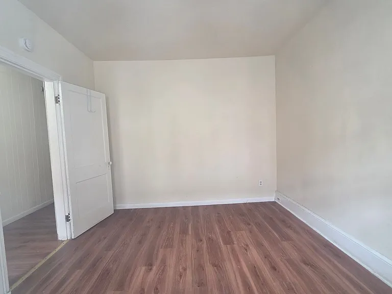 721 W Market St — Photo 18