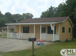 904 New St, White Bluff, TN 37187