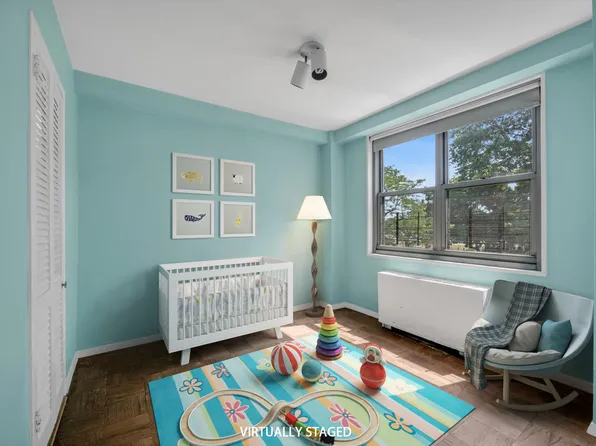 61-20 Grand Central Parkway image 19 of 23