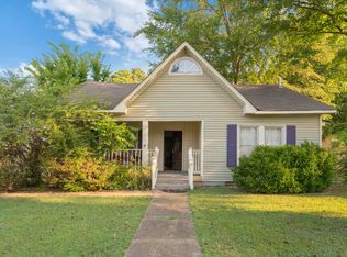 91 E 2nd St, Parsons, TN 38363