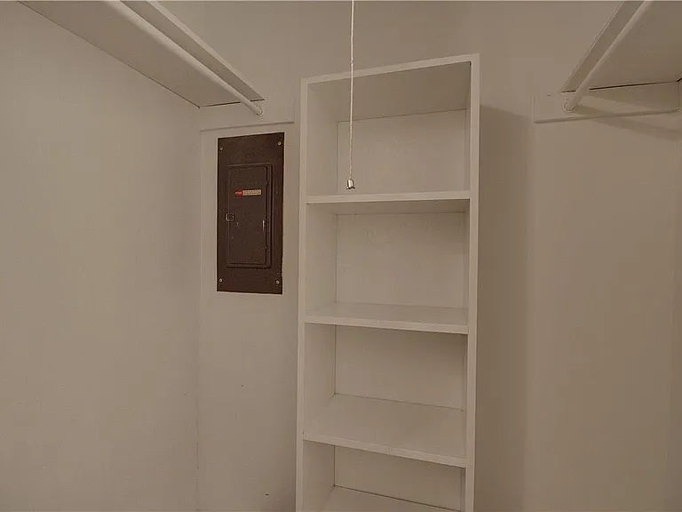7708 Dentcrest Dr — Photo 12