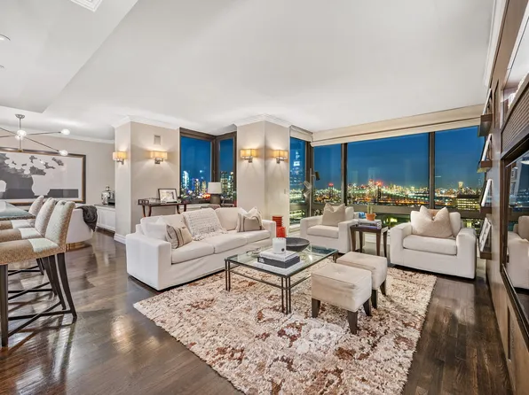 524 East 72nd Street image 4 of 30