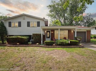 5767 Strathdon Way, Waterford, MI 48327