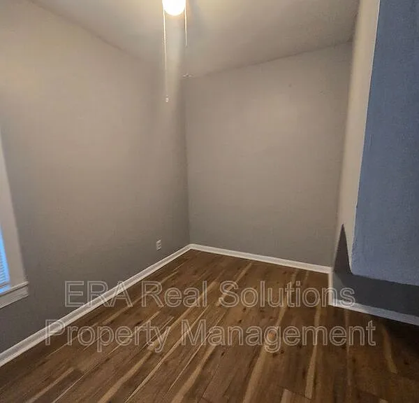 361 S Harris Ave #A — Photo 16