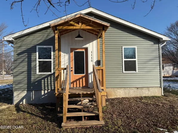 1115 Mineral St, Webb City, MO 64870