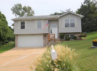 2718 Spring Dr, Imperial, MO 63052