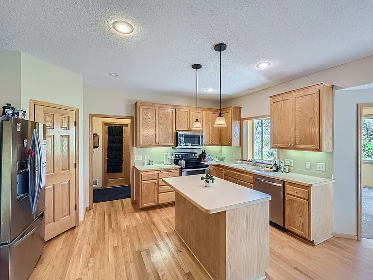 Eagle Valley Dr — Photo 10