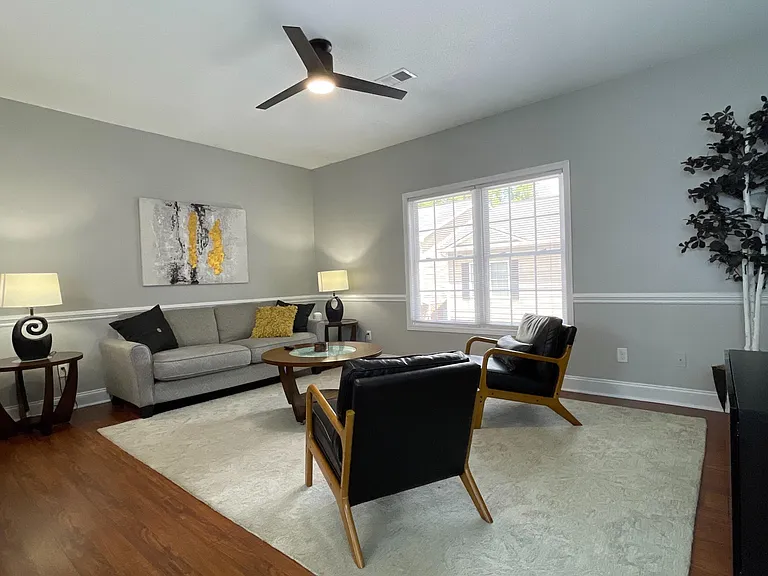 169 E Grand Ave #101 — Photo 11