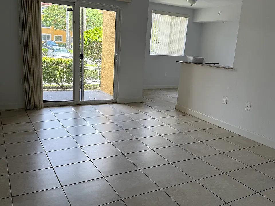 21050 SW 87th Ave #105