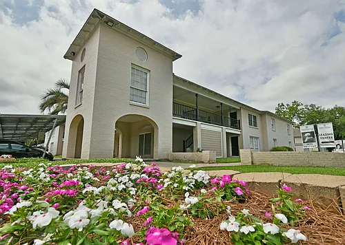 Provincial North Apartments Photo 1