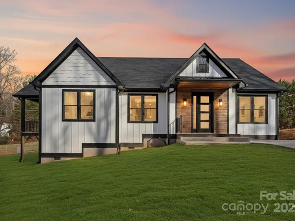 4 Shytle Ln, Fletcher, NC 28732