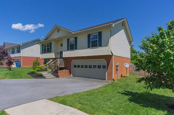 3rd image of 1312 Meadow Creek Ln