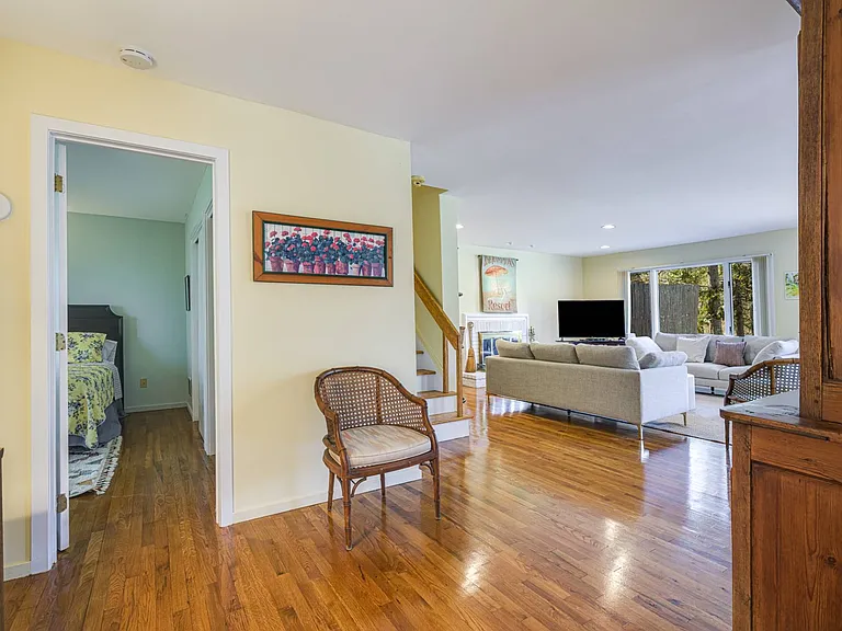47 Spring Pond Ln — Photo 11