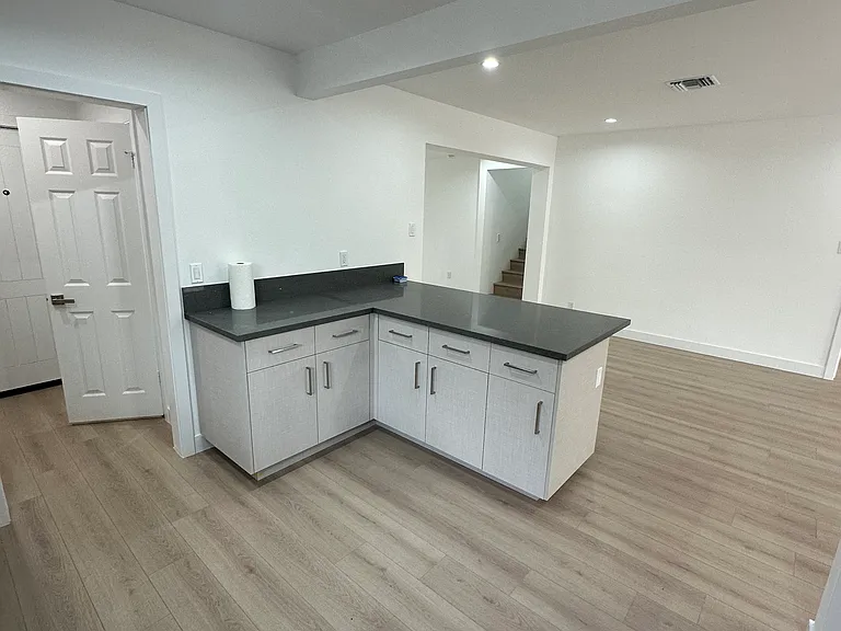 17735 Ludlow St — Photo 10