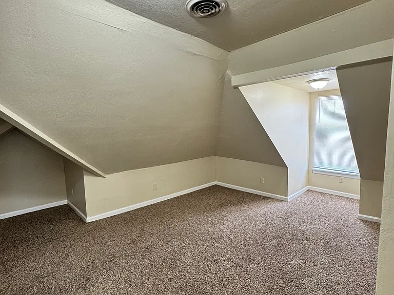 302 N Olive St #201 — Photo 8