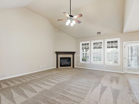 4th image of 1735 S Peoria Ave #B