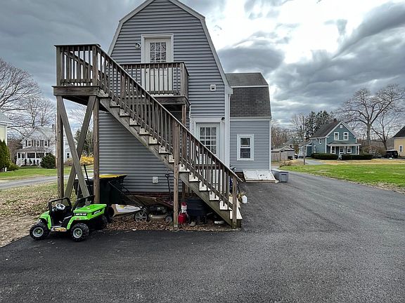 2nd image of 32 Bourne St #2