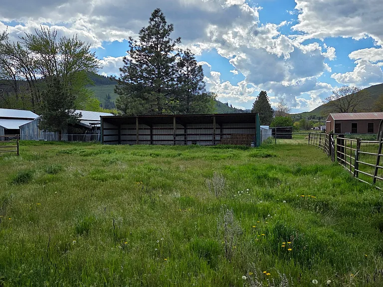 Blackhawk Trail Ln — Photo 1