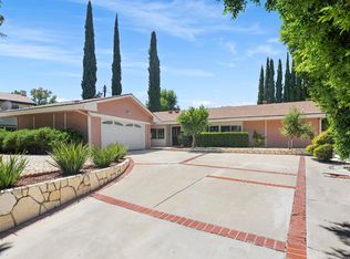 24385 Crestlawn St, Woodland Hills, CA 91367