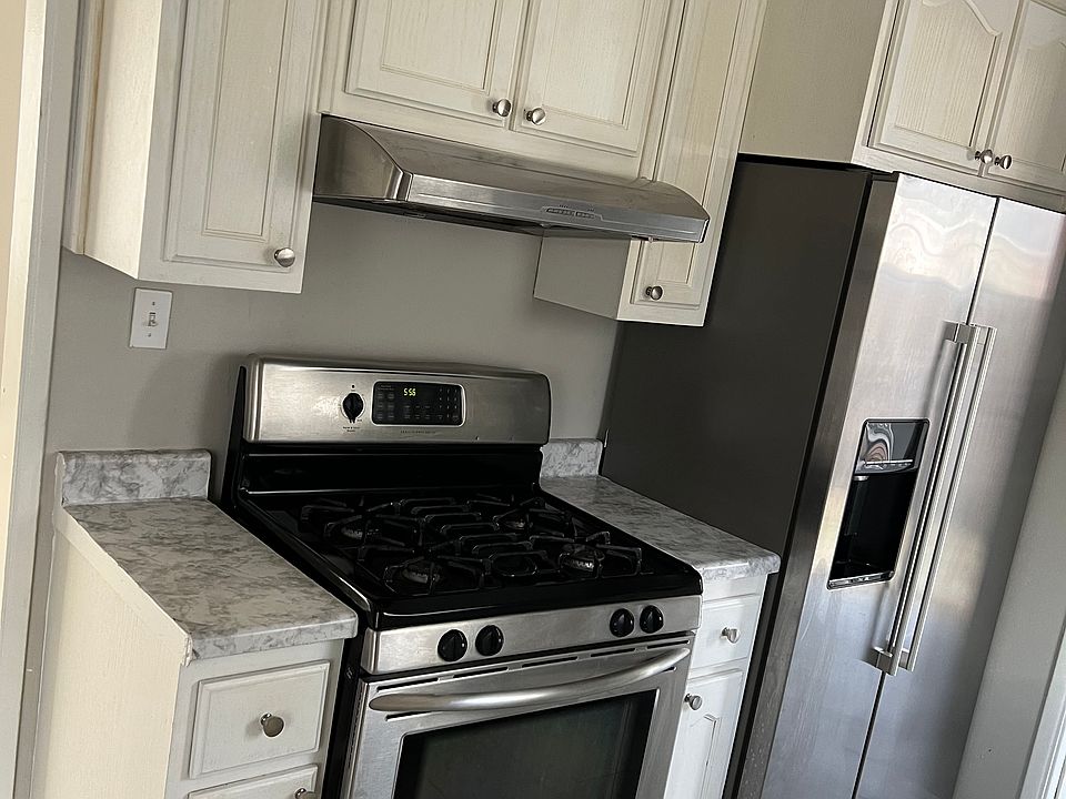1st image of 2315 E Rosecrans Ave #1