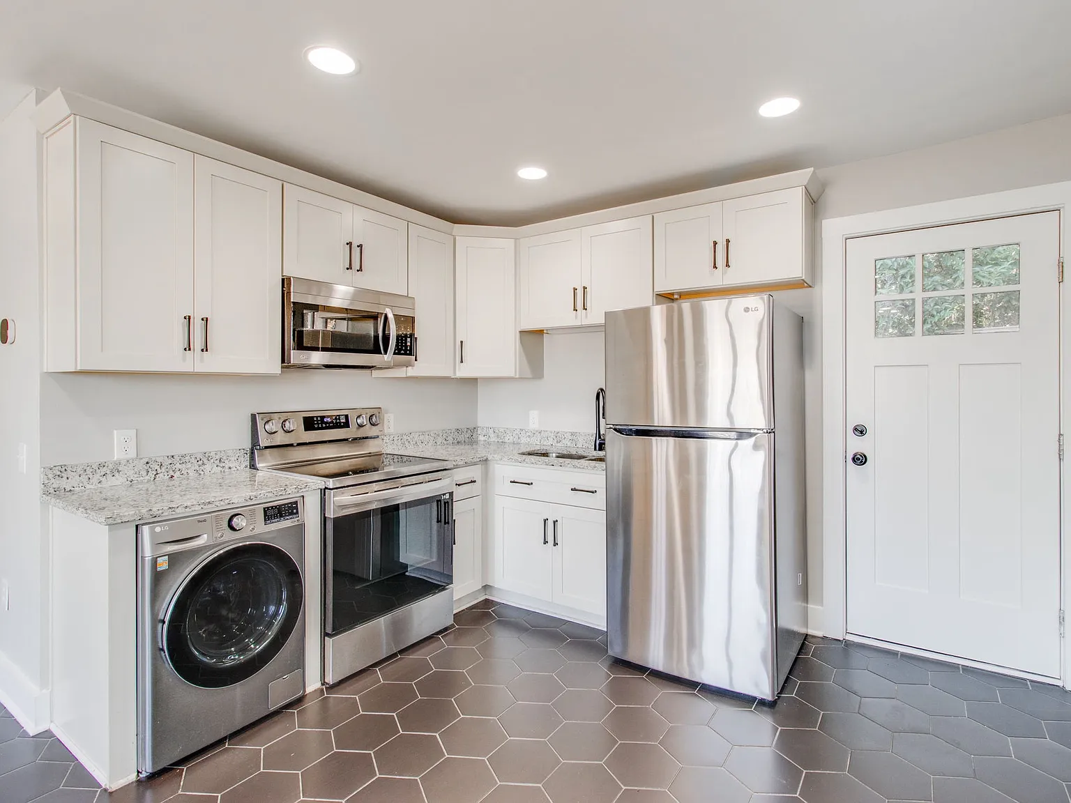 2 bed, $1,650 — Photo 1