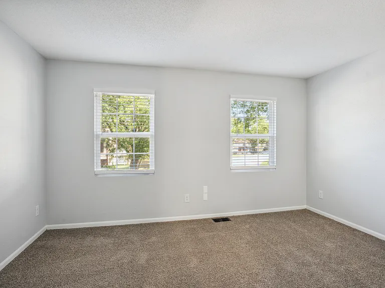 2555 Clearwater Ct — Photo 24