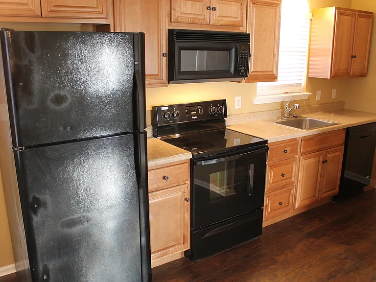 207 Cobblestone Ct — Photo 2