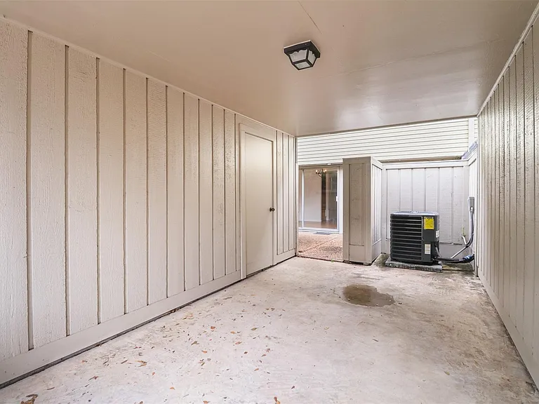 6332 Chevy Chase Dr #16 — Photo 21