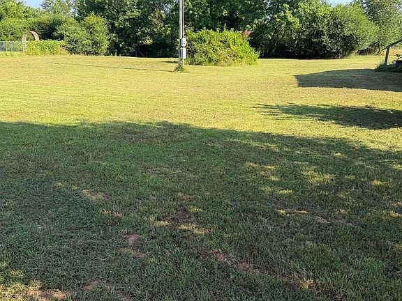 3rd image of 122 Dayton Rd